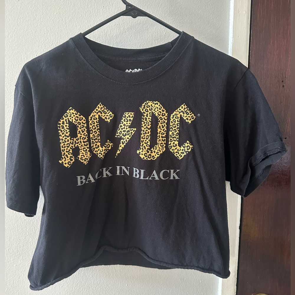 Bundle 2 crop top t-shirts
